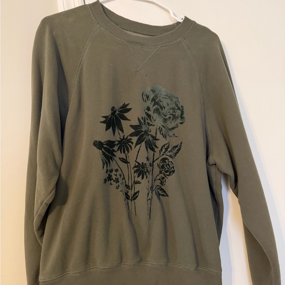 American Eagle Outfitters Olive Floral Crew Neck Sweater